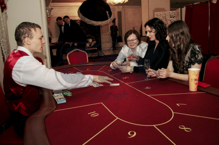 Покер для проведения турнира среди гостей мероприятия
